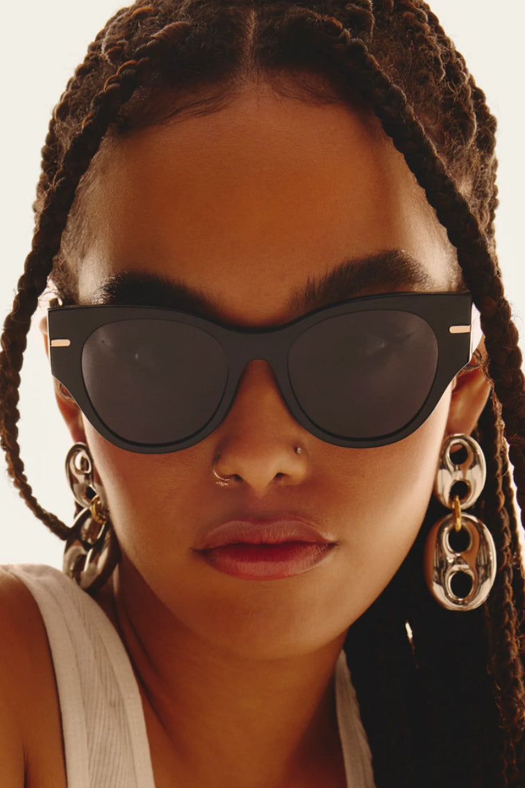 Quay Australia - Chit Chat Black Frame / Black Smoke